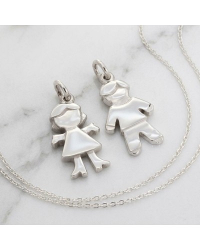 Pendentifs en forme de petit garçon et petite fille en nacre blanche sur chaîne argentée, style charm pour collier П pendentif E