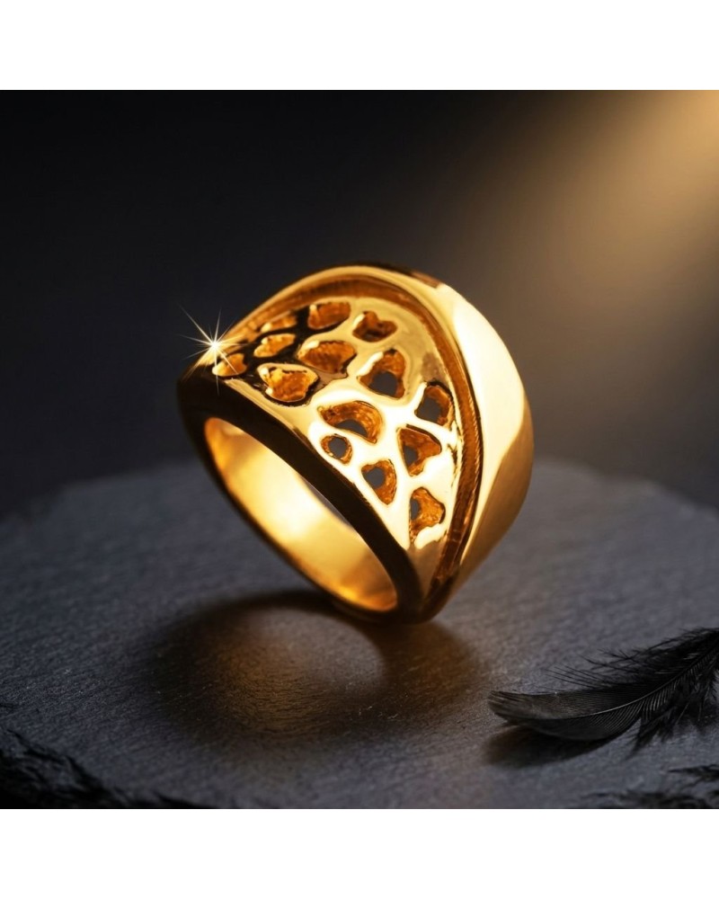 Bague dorée haute qualité avec motif perforé en forme de flocons, reflet brillant et pierre scintillante, nom produit BLACK PANT