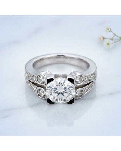 Alliance VENUS en or sertie de 22 diamants avec pierre centrale brillante sur anneau pavé et motifs noir_|_ précision radiants