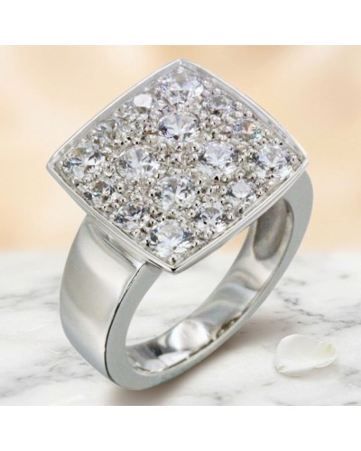 Alliance en argent avec pavé de 16 diamants brillants, anneau large et moderne.