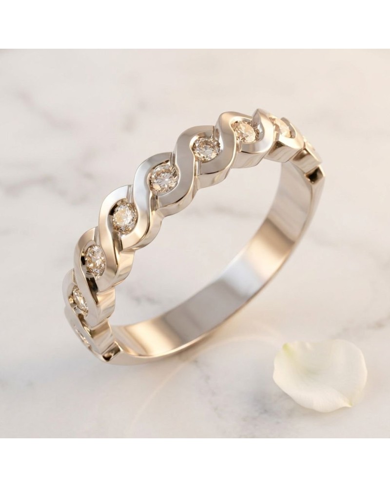Alliance en vague sertie de 9 diamants en or blanc, anneau délicat avec motifs ondulés et diamants brillants.