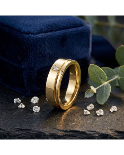 Alliance vague sertie d'un diamant homme en or, bague dorée brillante avec petit diamant, décor noir et feuilles vertes.